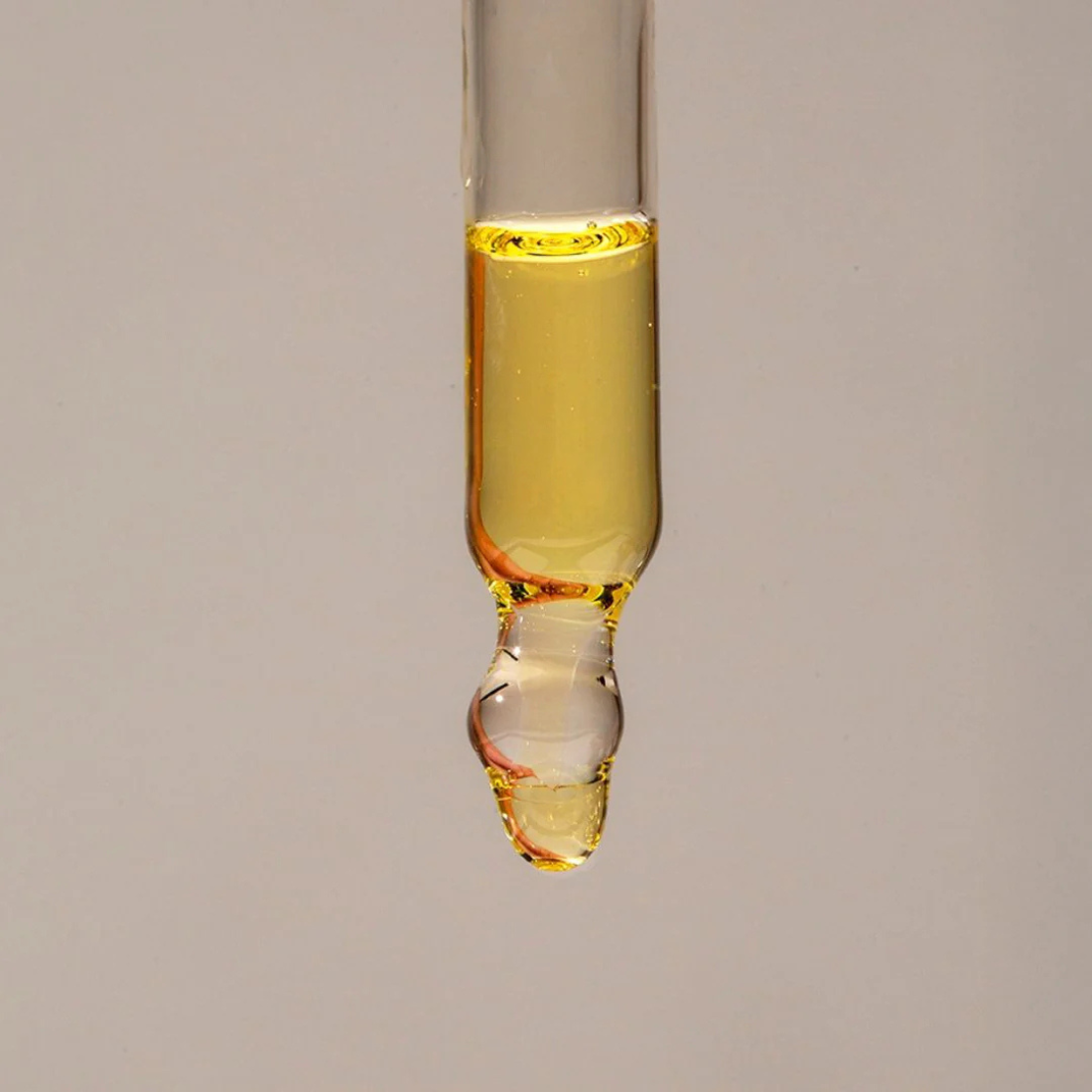 Prantsuse kirsiõli: Parim kaaslane niisutust vajavale nahale